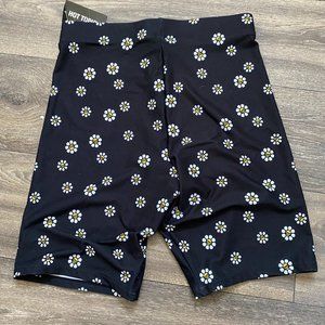 Daisy skull biker shorts